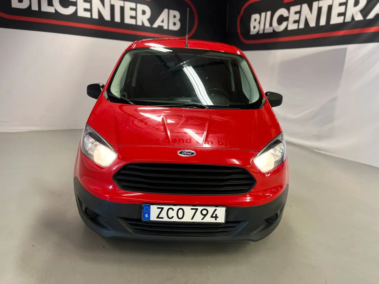 Vehicle image 4