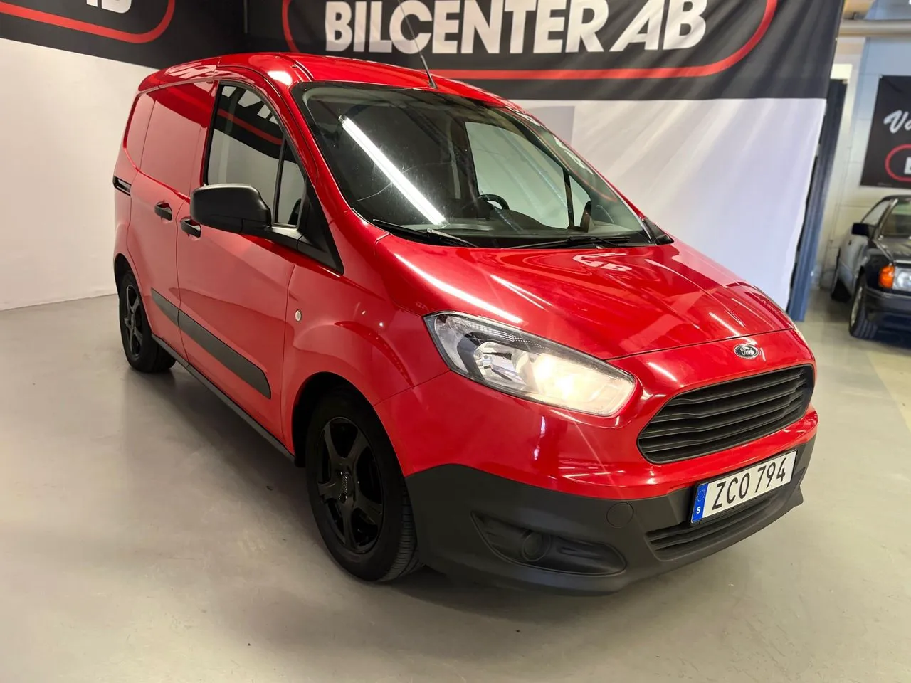 Vehicle image 5
