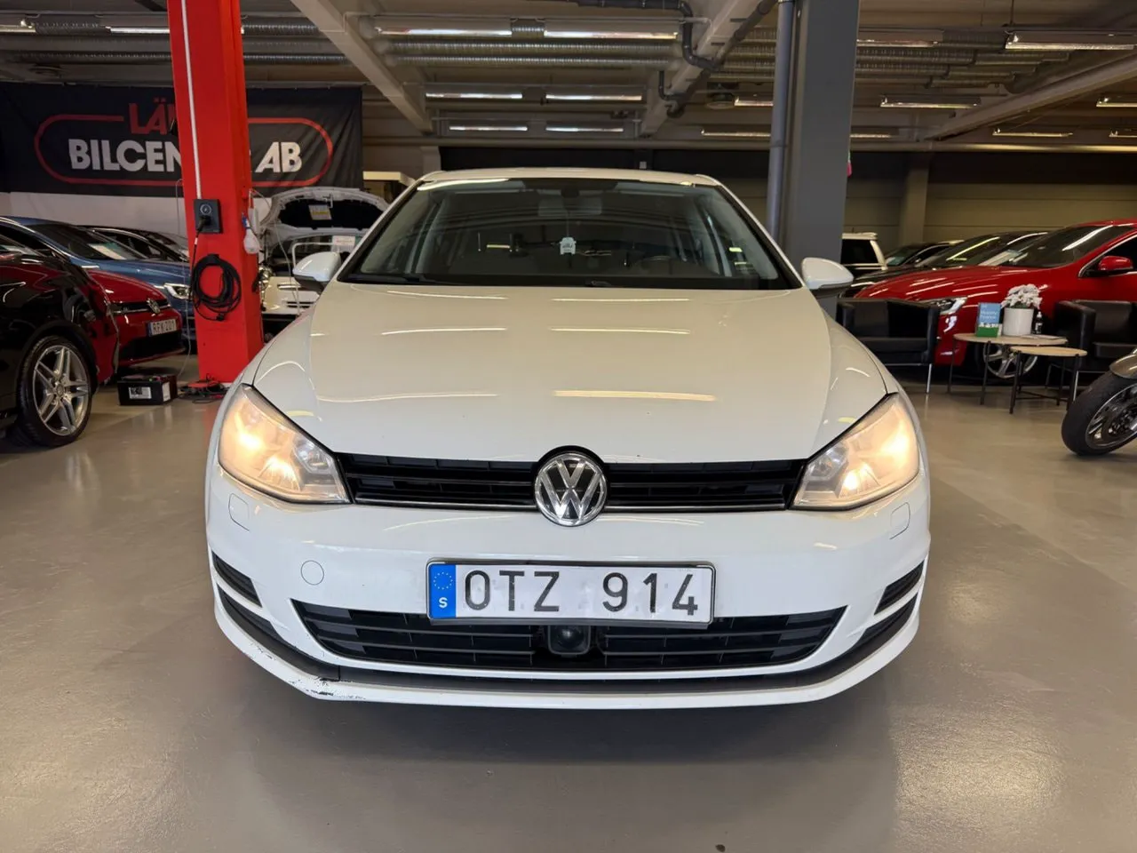 Vehicle image 4