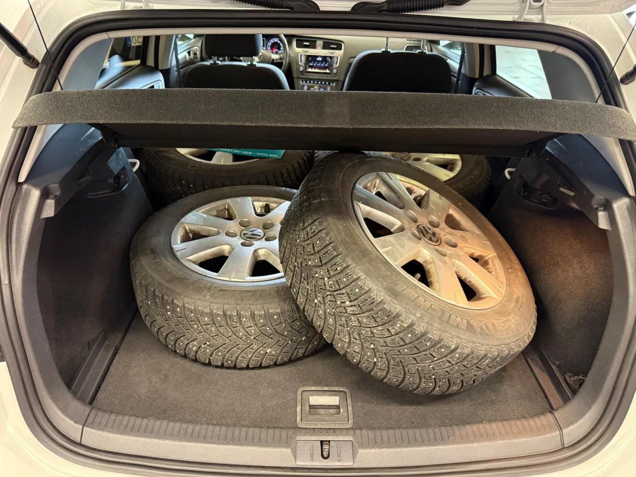 Vehicle image 21