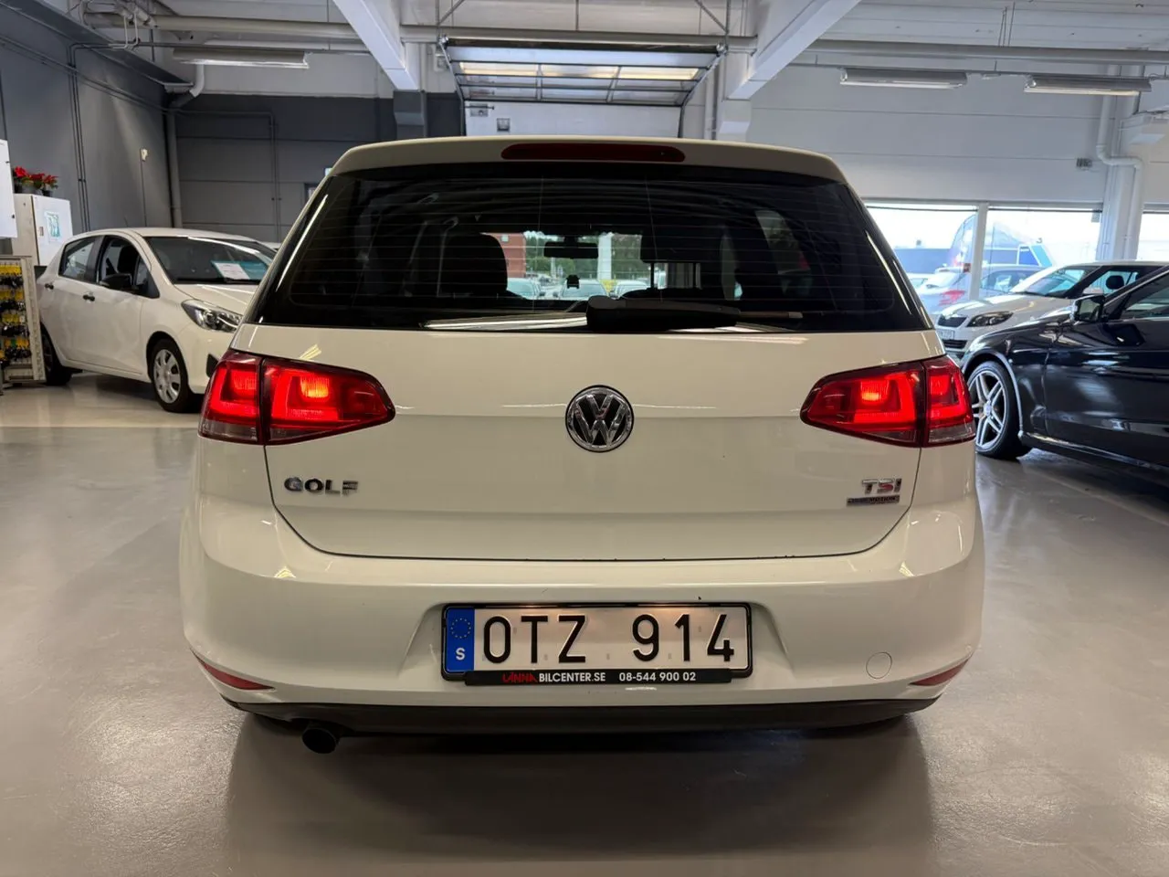 Vehicle image 7
