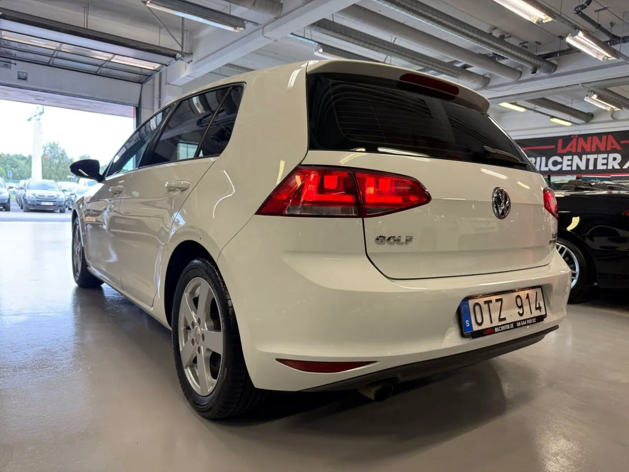 Vehicle image 8