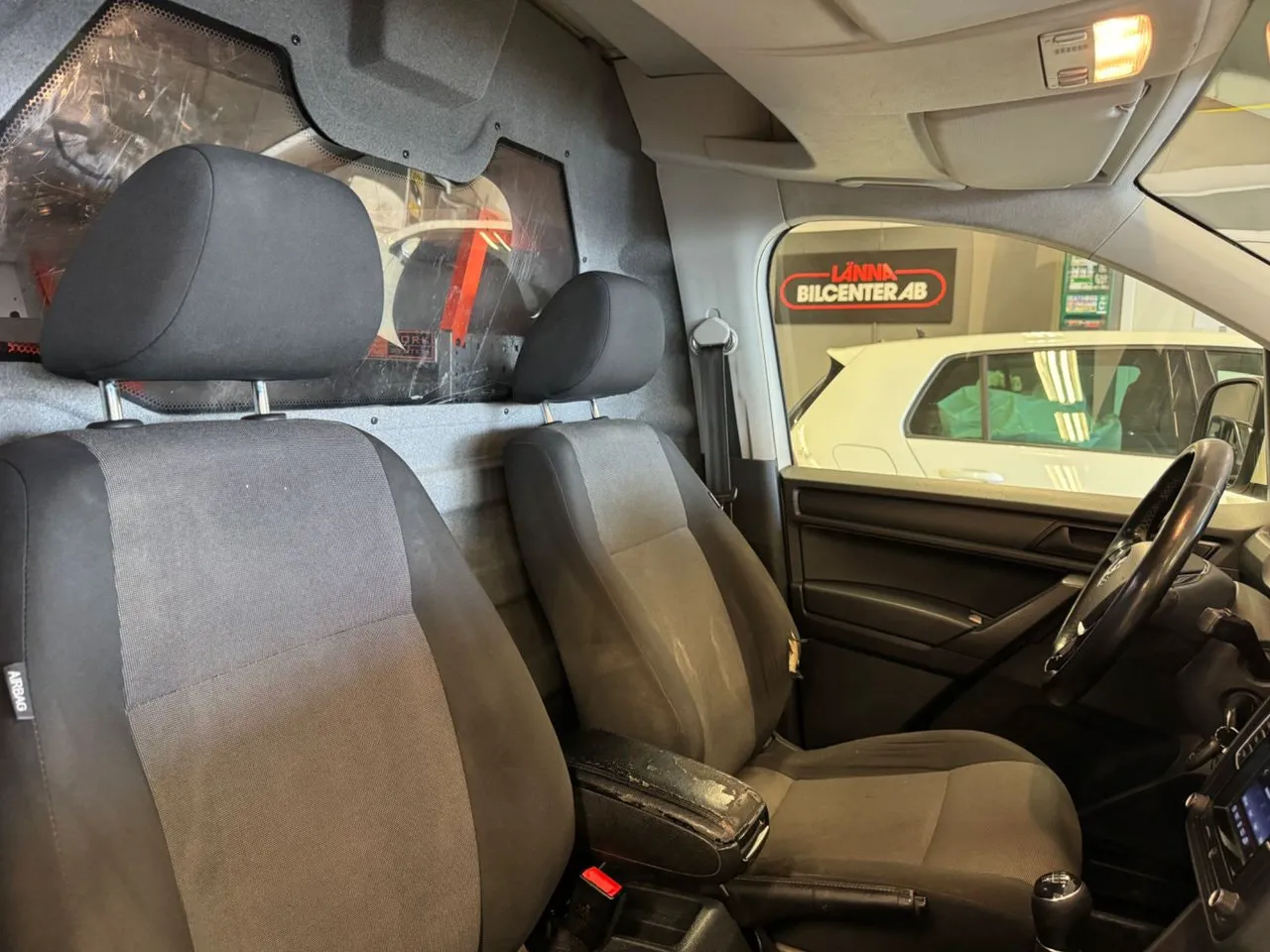 Vehicle image 14