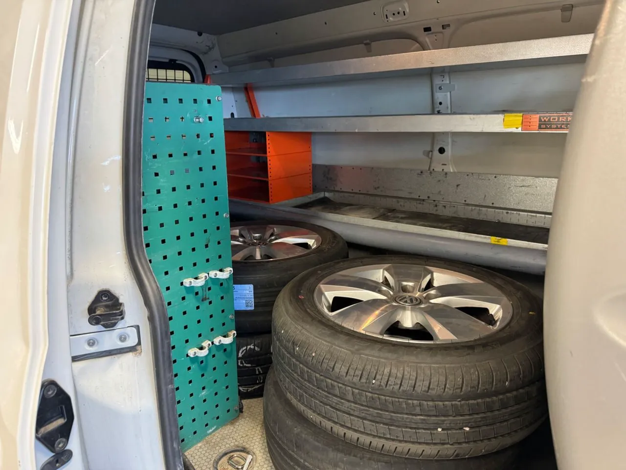 Vehicle image 15