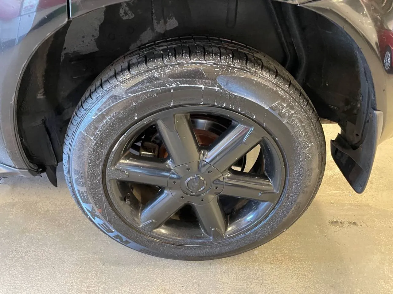 Vehicle image 16