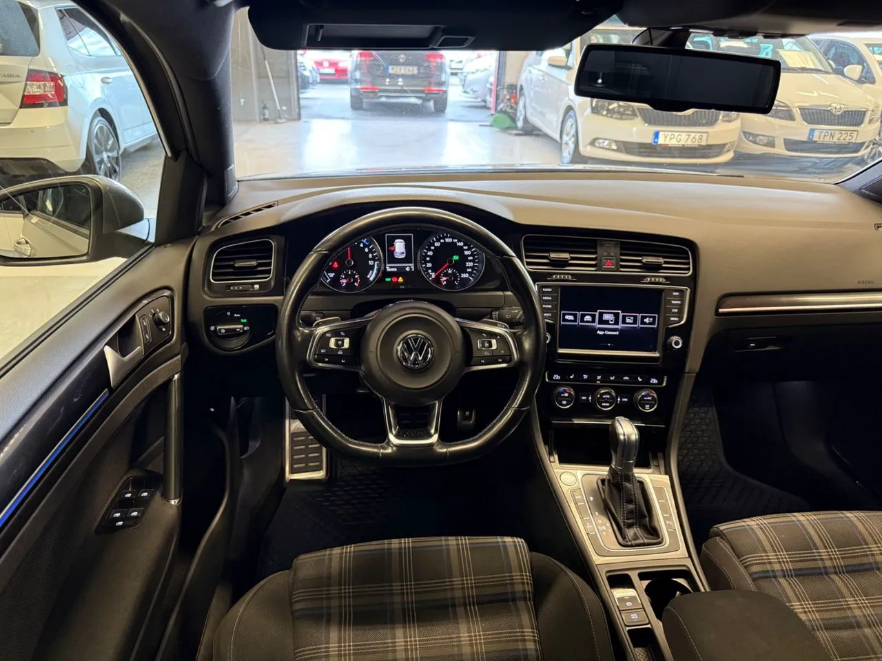 Vehicle image 20
