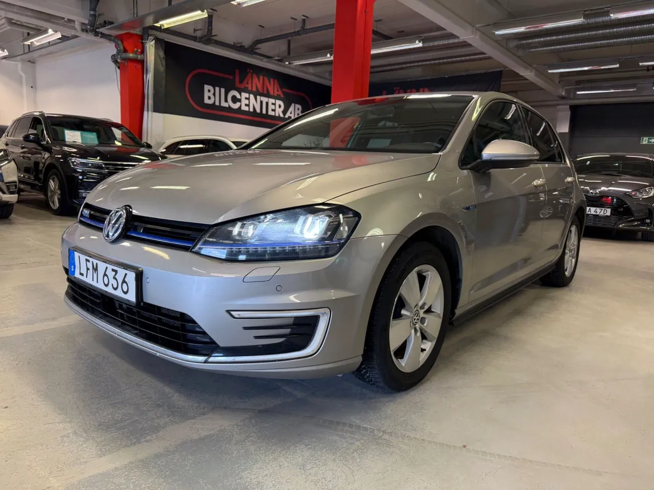 Vehicle image 3