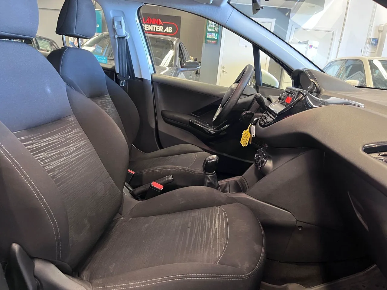 Vehicle image 13