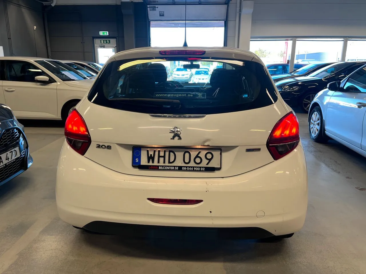 Vehicle image 6