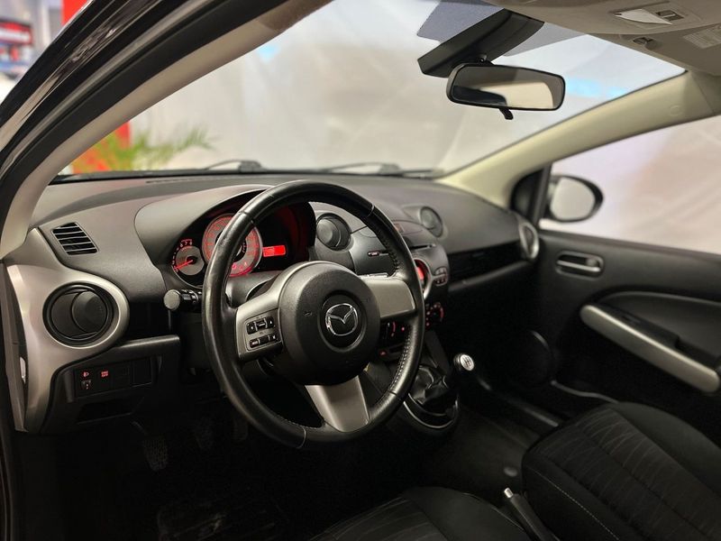 Mazda 2 bild 11
