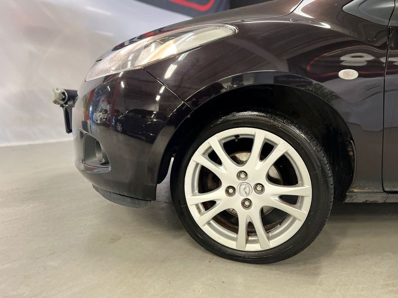 Mazda 2 bild 2