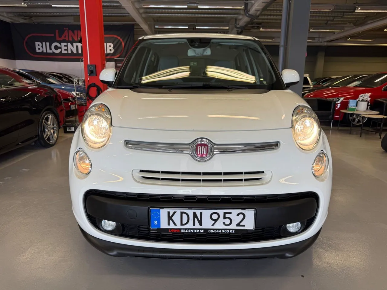 Vehicle image 4