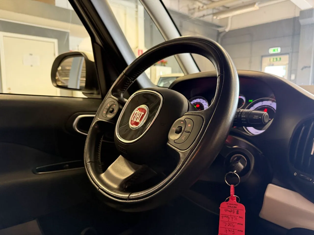 Vehicle image 18