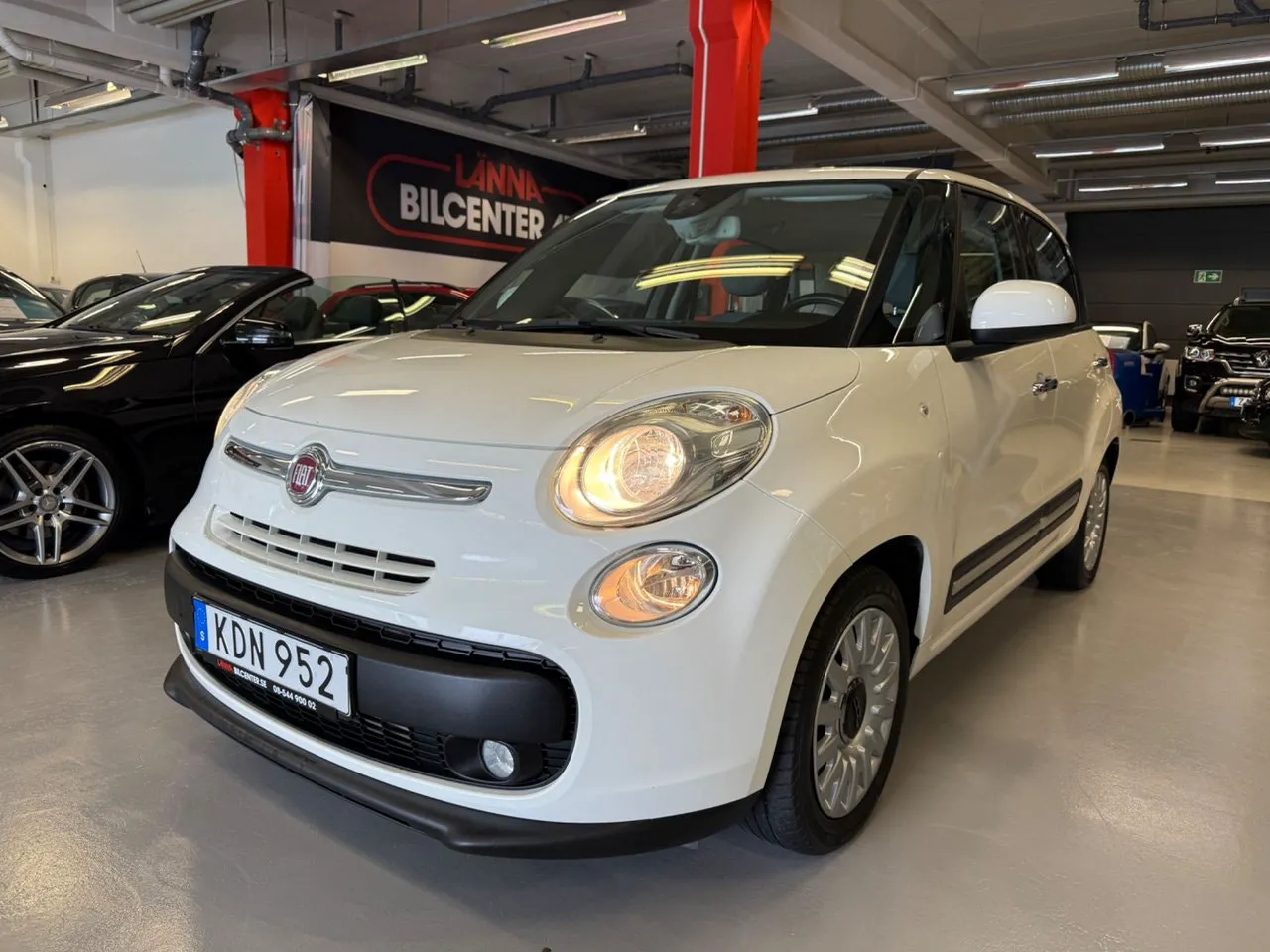 Vehicle image 3