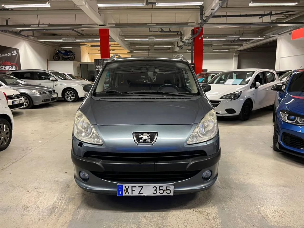 Vehicle image 2