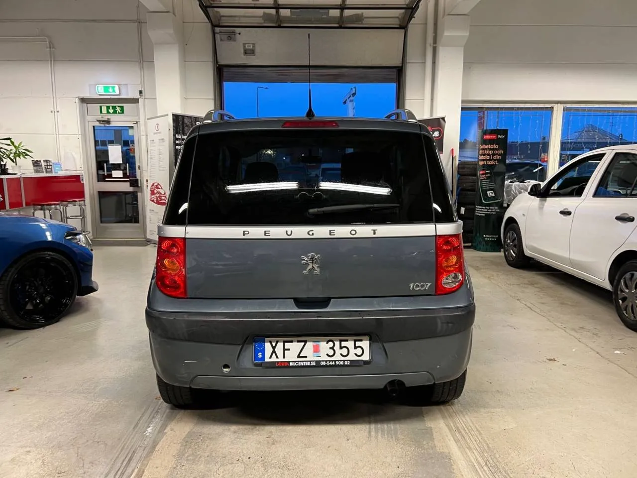 Vehicle image 5