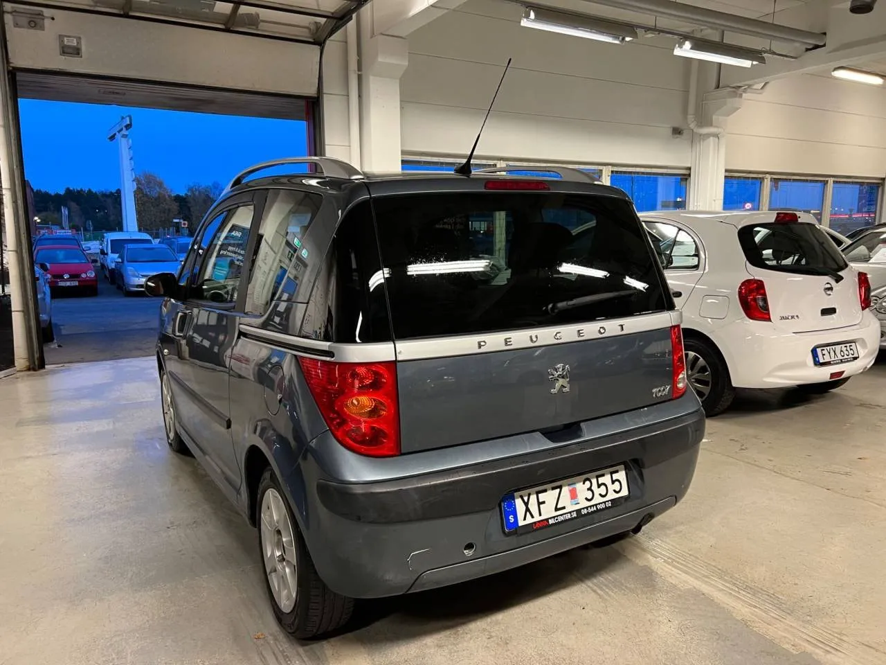 Vehicle image 6