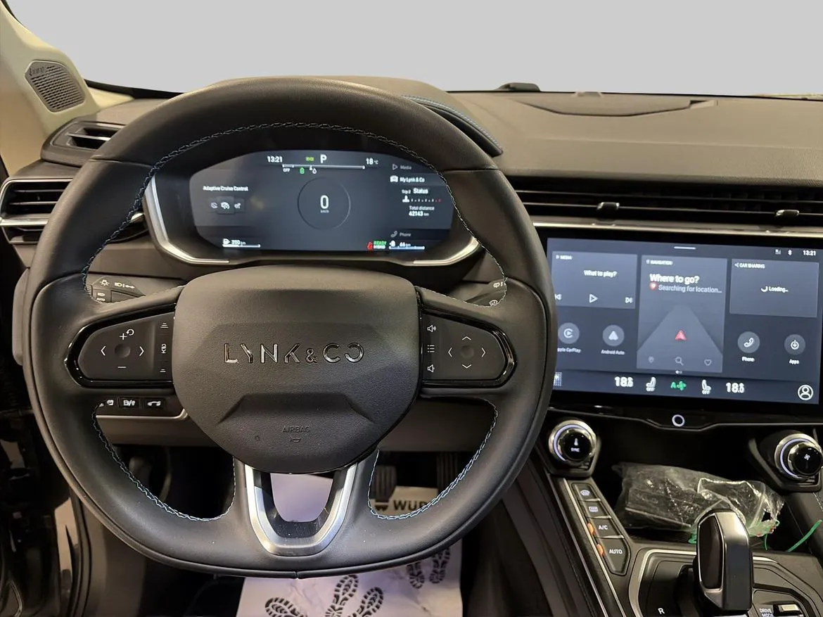 Vehicle image 14