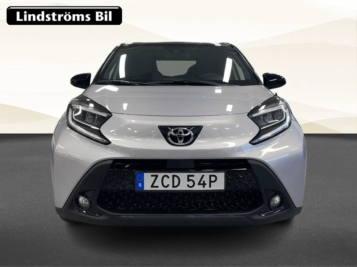 Vehicle image 8