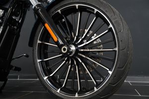 Harley-Davidson Breakout bild 6