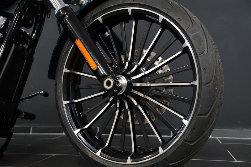 Harley-Davidson Breakout bild 6