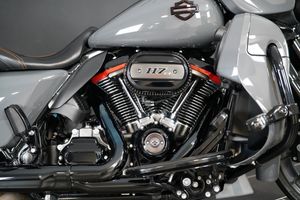 Harley-Davidson CVO Street Glide bild 17