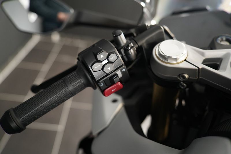 CFMOTO 450 SR bild 9
