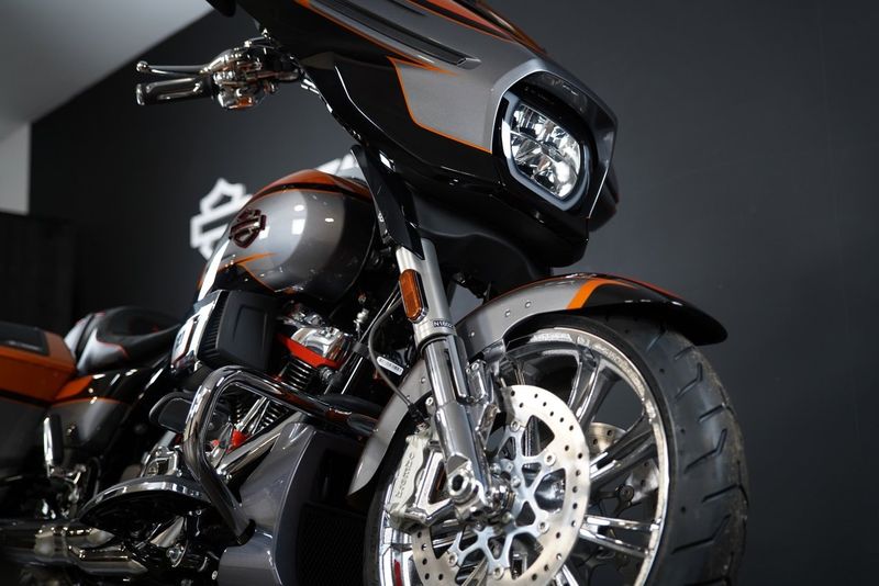 Harley-Davidson CVO Street Glide bild 18