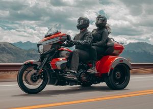 Harley-Davidson CVO Street Glide bild 13
