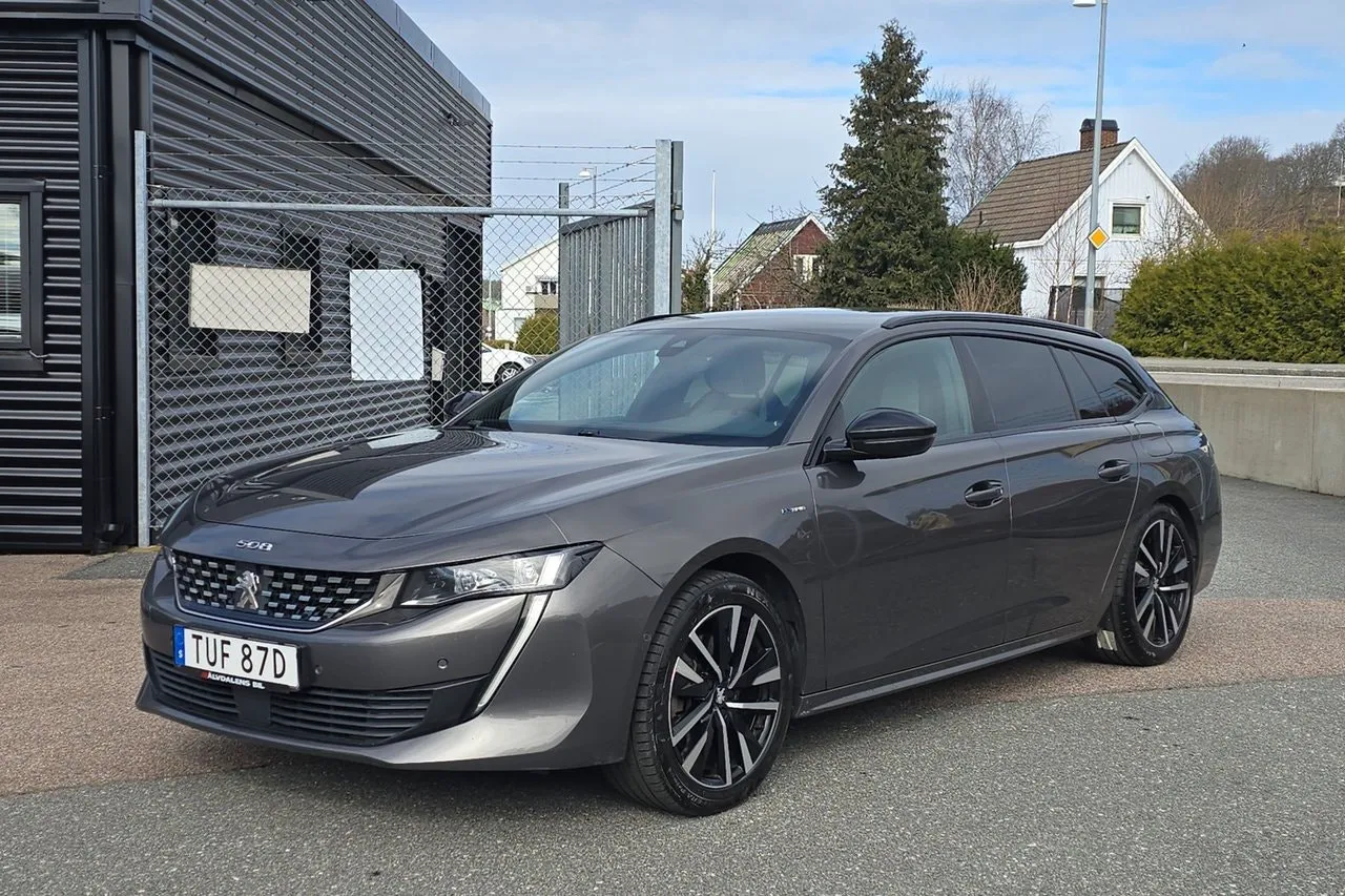 Vehicle image 30