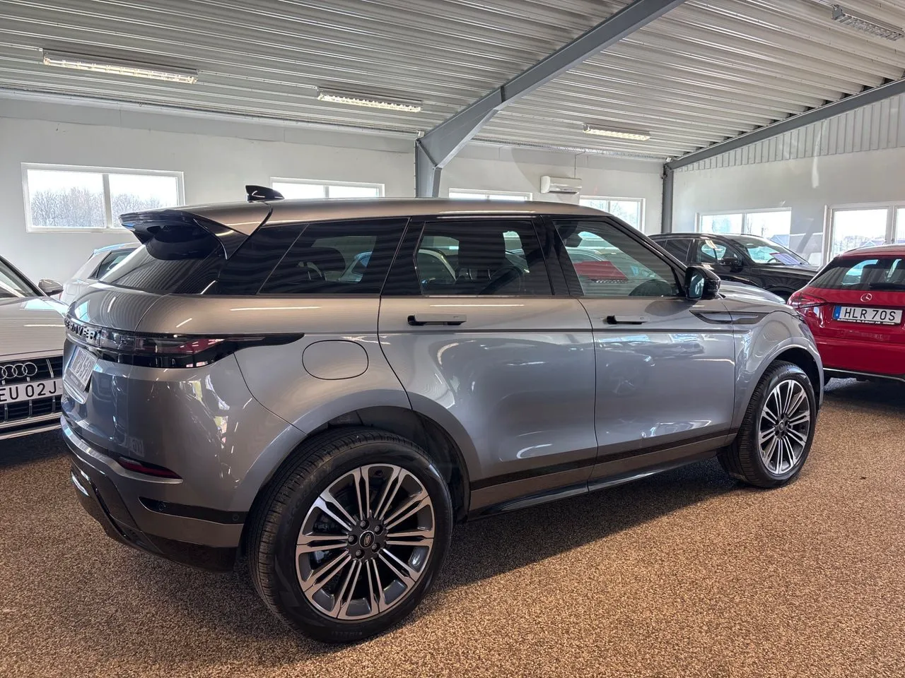 Vehicle image 3