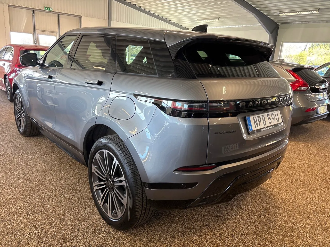 Vehicle image 6