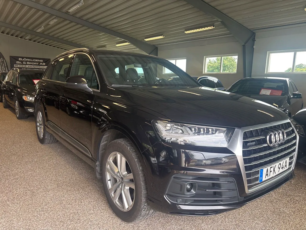 Vehicle image 8
