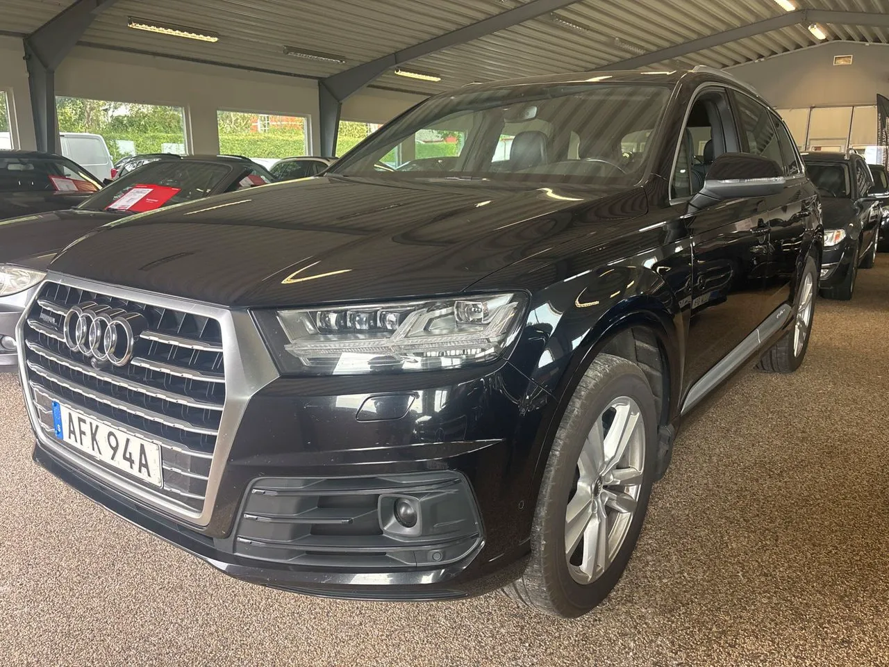 Vehicle image 9