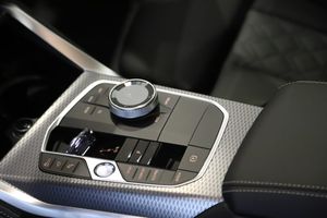 BMW i4 bild 12