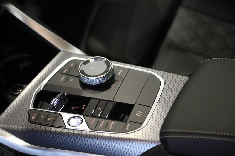BMW i4 bild 12