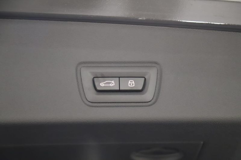BMW i4 bild 14