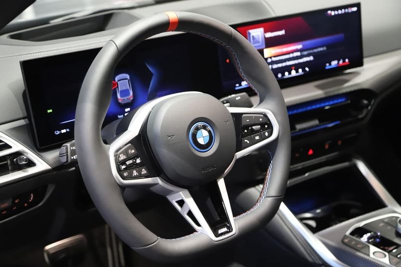 BMW i4 bild 11
