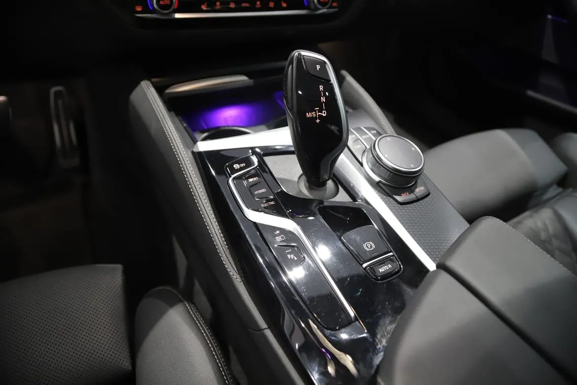 Vehicle image 18