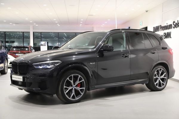 BMW X5 BMW X5 xDrive 45e / M Sport / Komfortstolar - 2023