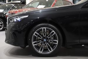 BMW i5 bild 4