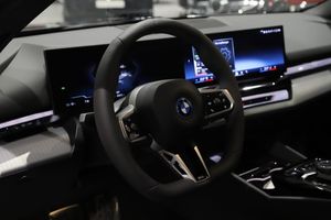 BMW i5 bild 10