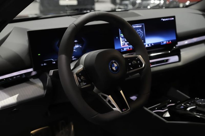 BMW i5 bild 10