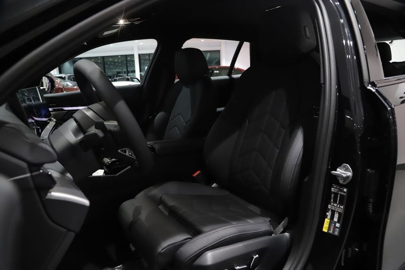 BMW i5 bild 8