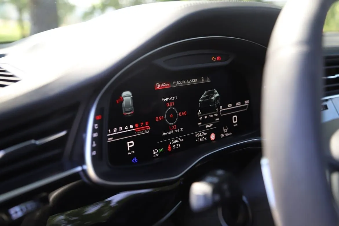 Vehicle image 19
