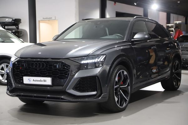 Audi RSQ8 Nightvision Dragkrok Kolfiber / Vinterhjul - 2022