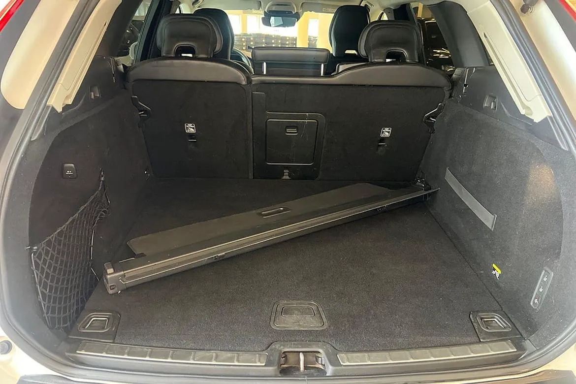 Vehicle image 18
