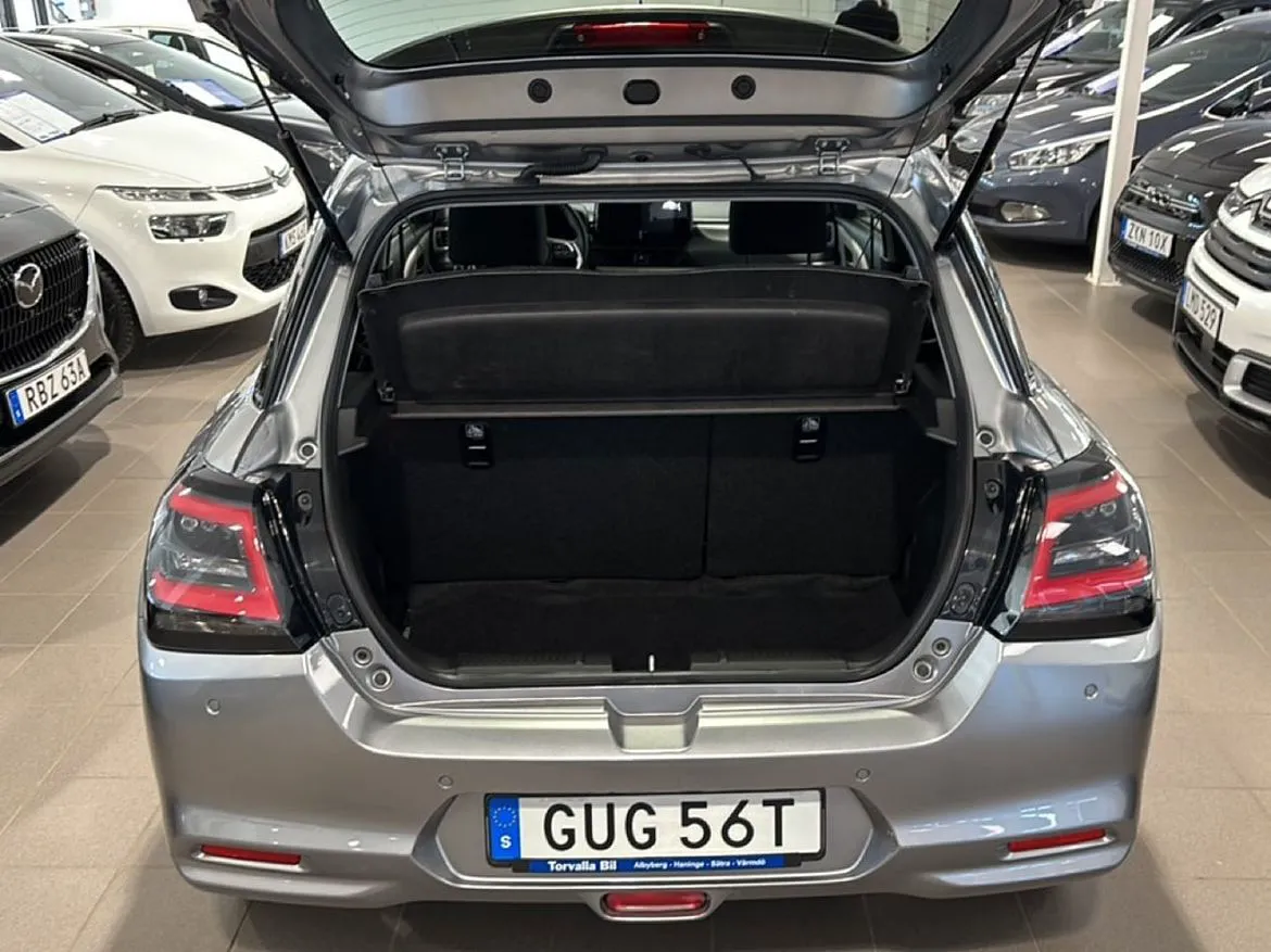 Vehicle image 18