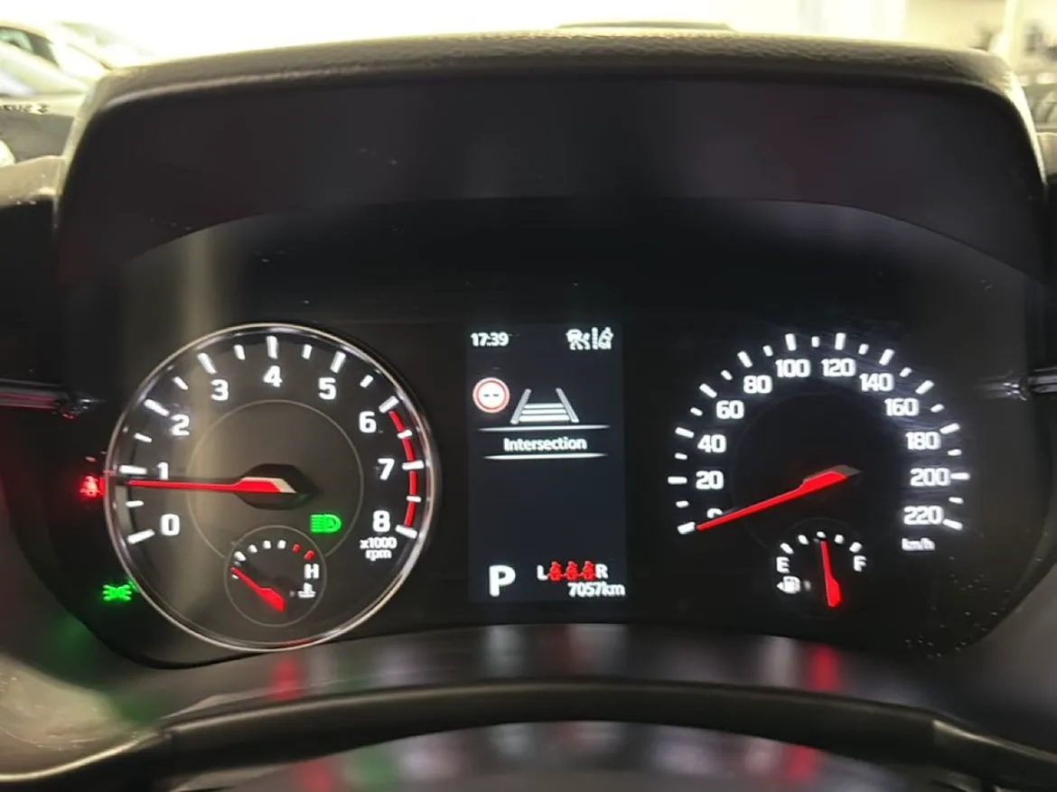 Vehicle image 9