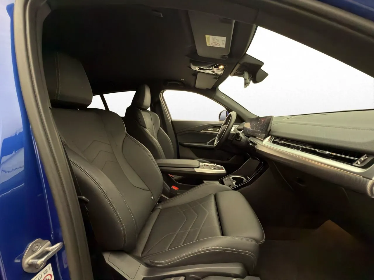 Vehicle image 25
